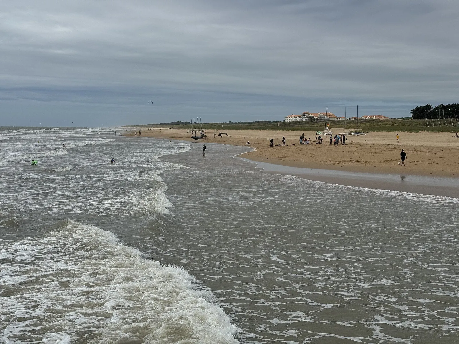 Plage et mer à Saint-Jean-de-Monts, photographiées depuis l'estacade